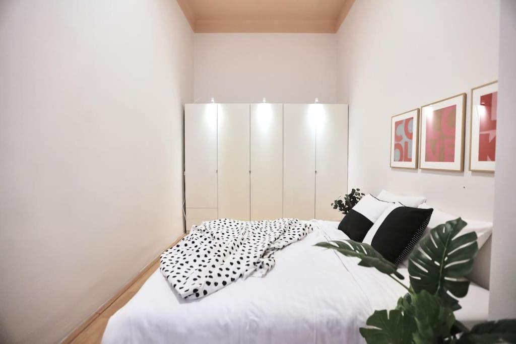 Unwind In Style W Sauna Dsgn 2Br Home بودابست المظهر الخارجي الصورة