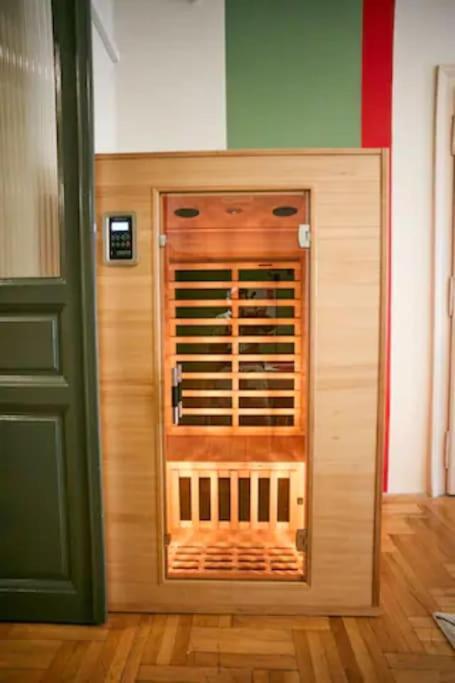 Unwind In Style W Sauna Dsgn 2Br Home بودابست المظهر الخارجي الصورة